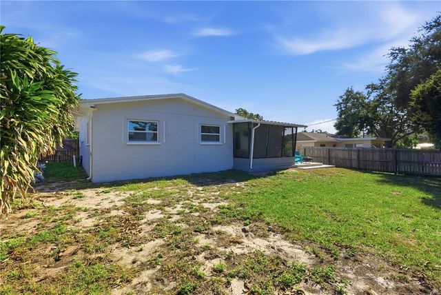 8288 137TH LANE, Seminole, FL 33776