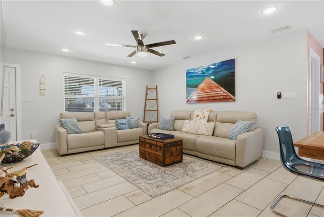 8288 137TH LANE, Seminole, FL 33776