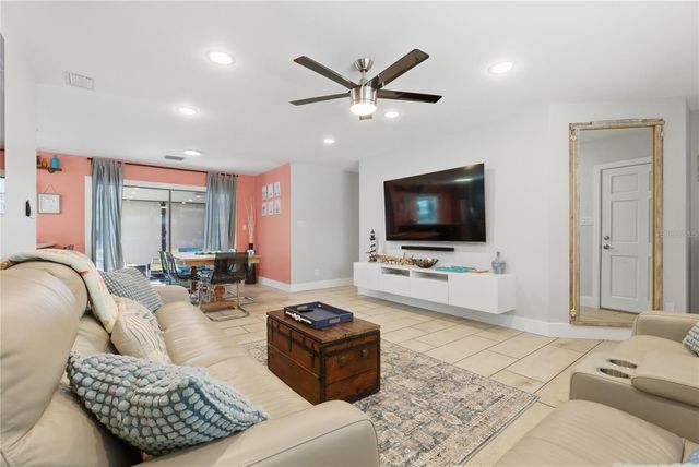 8288 137TH LANE, Seminole, FL 33776