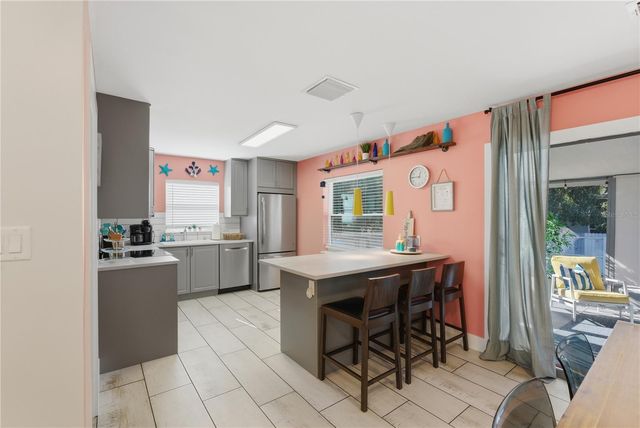 8288 137TH LANE, Seminole, FL 33776