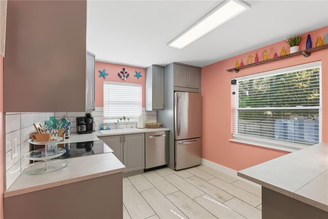 8288 137TH LANE, Seminole, FL 33776