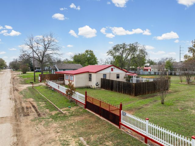 603 Eagle Drive, Eddy, TX 76524