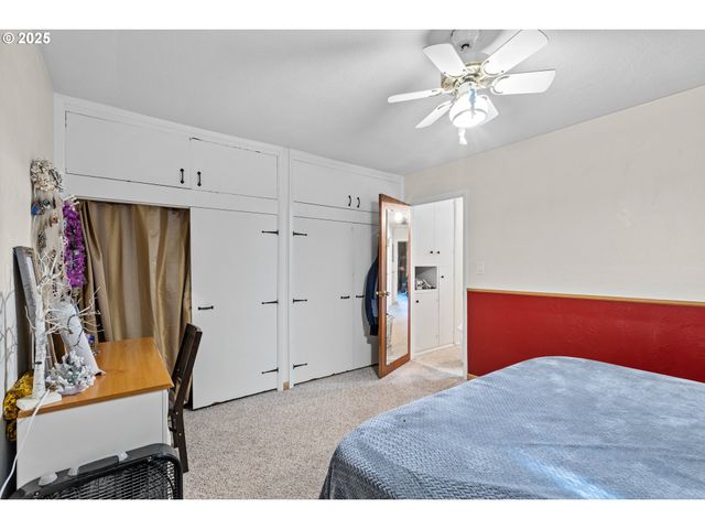 1842 Nw DOGWOOD St, Roseburg, OR 97471