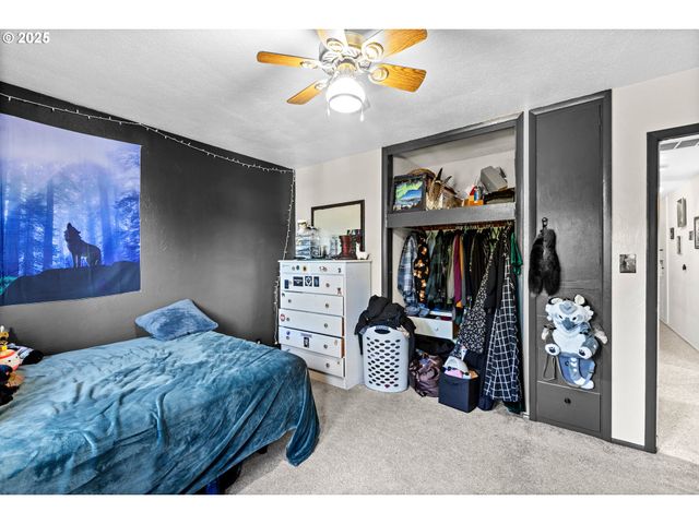 1842 Nw DOGWOOD St, Roseburg, OR 97471