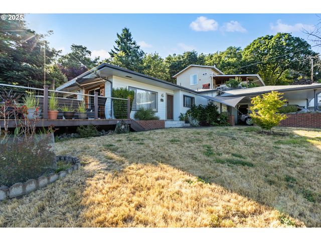 1842 Nw DOGWOOD St, Roseburg, OR 97471