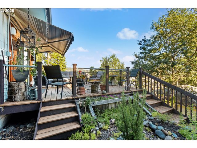 1842 Nw DOGWOOD St, Roseburg, OR 97471
