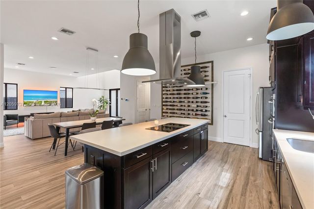 14550 SW 32nd st, Miami, FL 33175