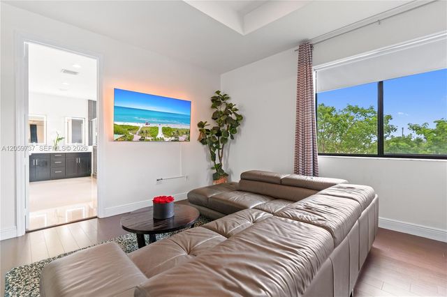 14550 SW 32nd st, Miami, FL 33175