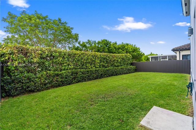 14550 SW 32nd st, Miami, FL 33175
