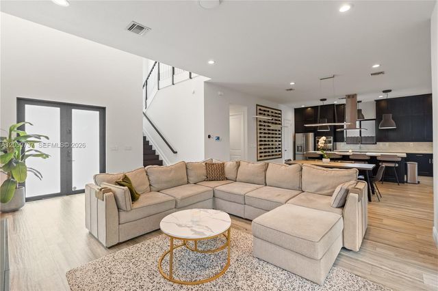 14550 SW 32nd st, Miami, FL 33175