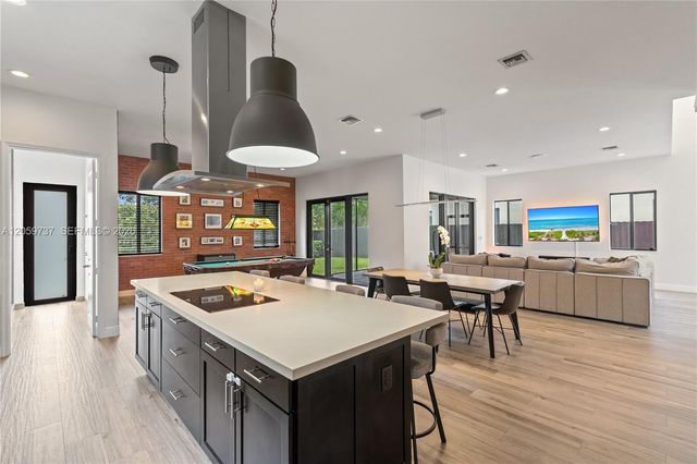 14550 SW 32nd st, Miami, FL 33175