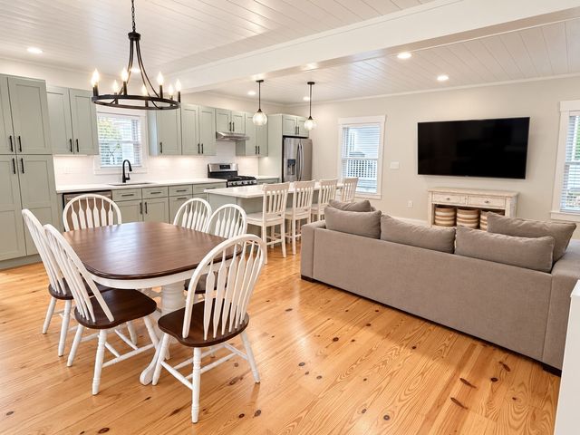 138 Market St, Amesbury, MA 01913