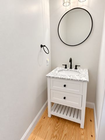 138 Market St, Amesbury, MA 01913
