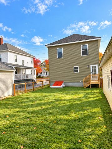 138 Market St, Amesbury, MA 01913