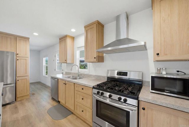 2700 E Valley Parkway 189, Escondido, CA 92027
