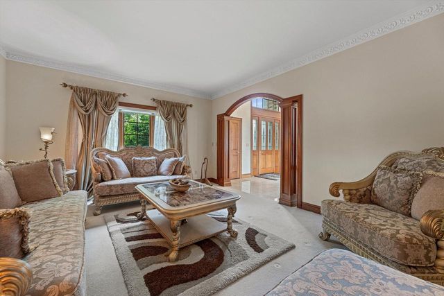 19475 Summerhill LANE, Brookfield, WI 53045