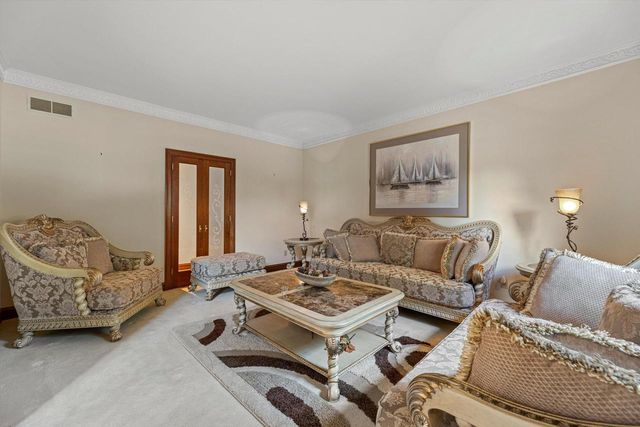 19475 Summerhill LANE, Brookfield, WI 53045