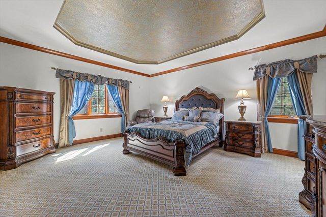 19475 Summerhill LANE, Brookfield, WI 53045