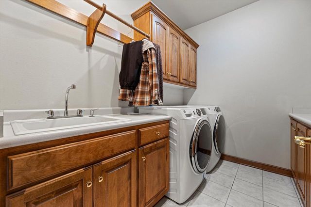 19475 Summerhill LANE, Brookfield, WI 53045