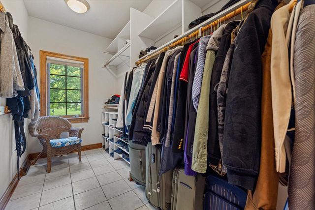 19475 Summerhill LANE, Brookfield, WI 53045