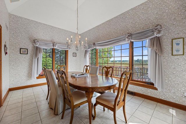 19475 Summerhill LANE, Brookfield, WI 53045