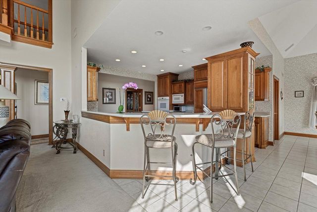 19475 Summerhill LANE, Brookfield, WI 53045