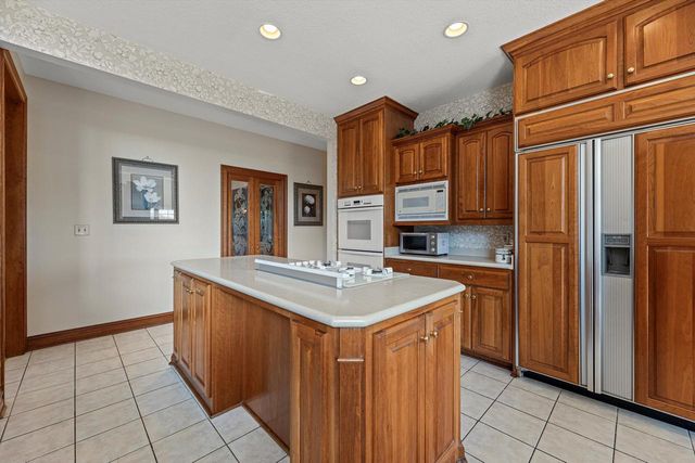 19475 Summerhill LANE, Brookfield, WI 53045