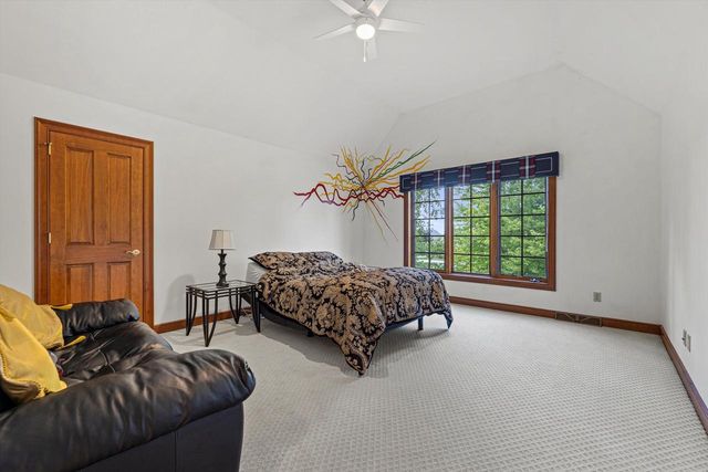 19475 Summerhill LANE, Brookfield, WI 53045