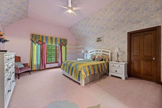 19475 Summerhill LANE, Brookfield, WI 53045