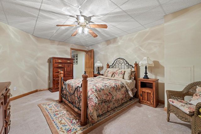 19475 Summerhill LANE, Brookfield, WI 53045