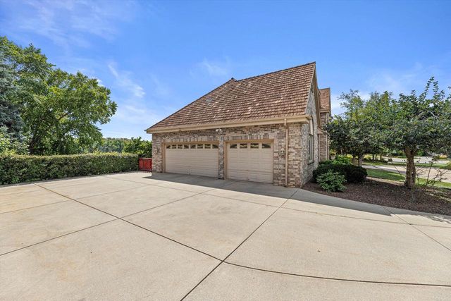 19475 Summerhill LANE, Brookfield, WI 53045