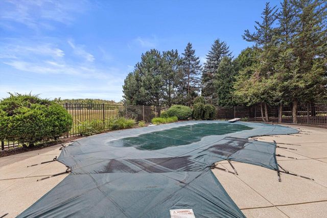 19475 Summerhill LANE, Brookfield, WI 53045