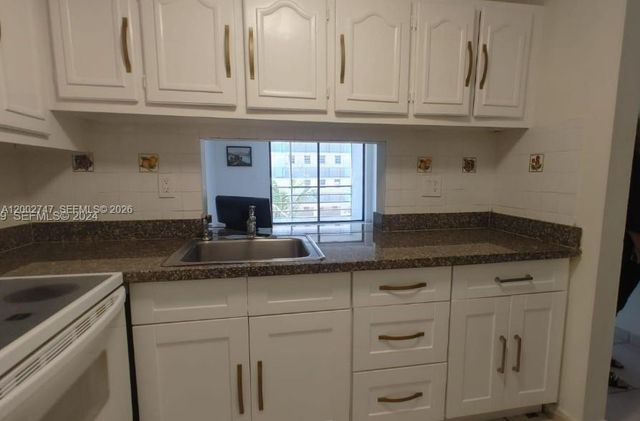 2935 NE 163rd Street 4Q, North Miami Beach, FL 33160