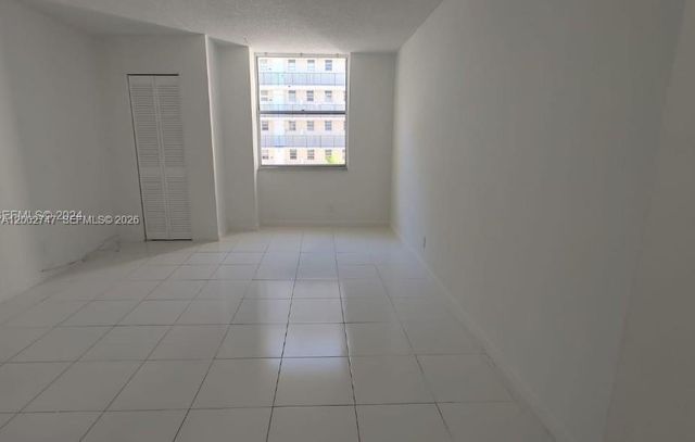 2935 NE 163rd Street 4Q, North Miami Beach, FL 33160