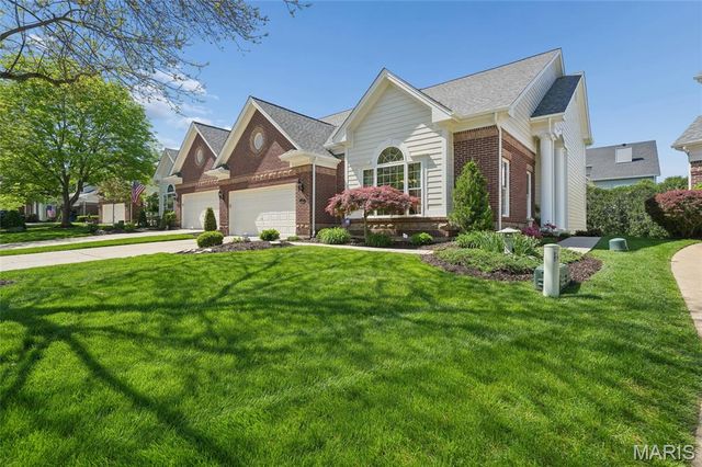 445 Shetland Valley Court, Chesterfield, MO 63005
