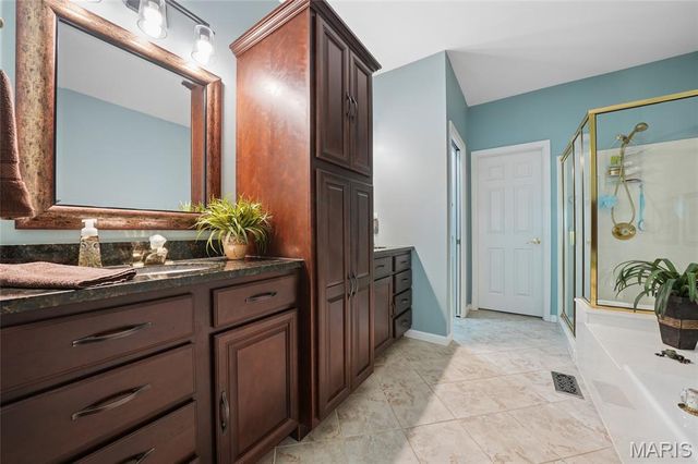 445 Shetland Valley Court, Chesterfield, MO 63005