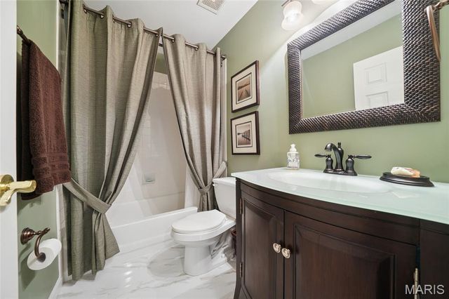 445 Shetland Valley Court, Chesterfield, MO 63005