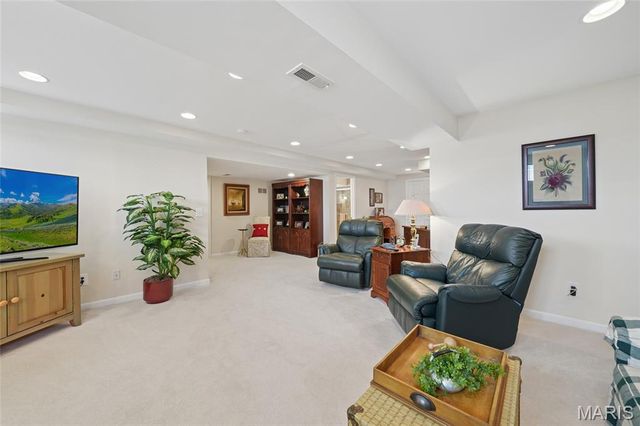 445 Shetland Valley Court, Chesterfield, MO 63005