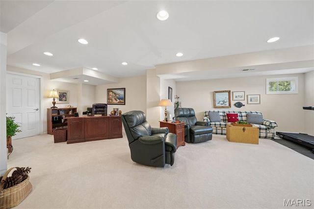 445 Shetland Valley Court, Chesterfield, MO 63005