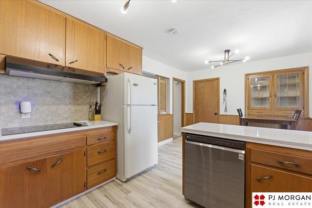 20236 Pinkney Street, Omaha, NE 68022