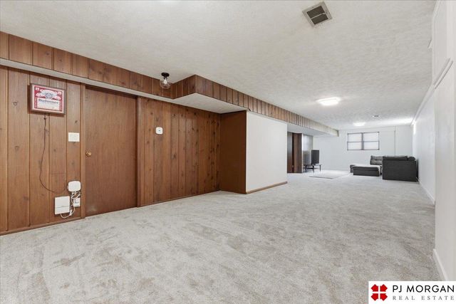 20236 Pinkney Street, Omaha, NE 68022