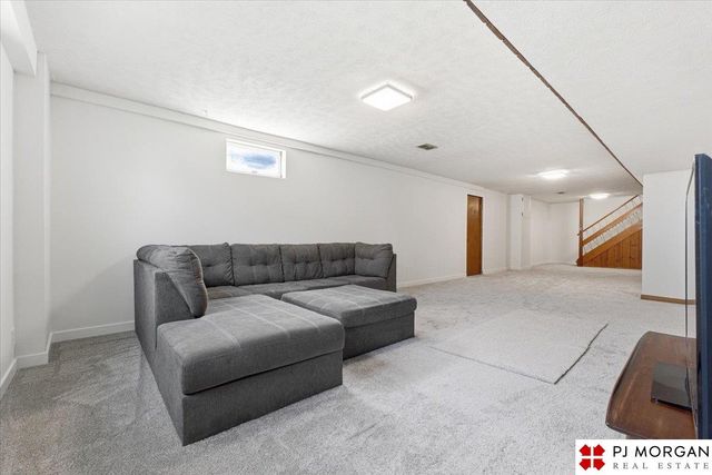 20236 Pinkney Street, Omaha, NE 68022