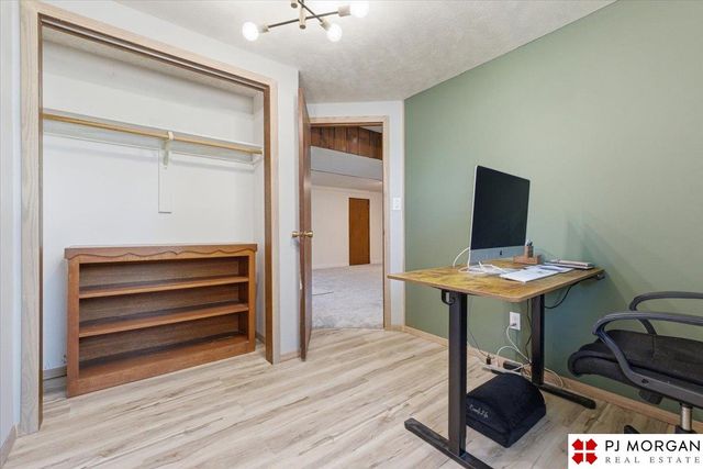 20236 Pinkney Street, Omaha, NE 68022