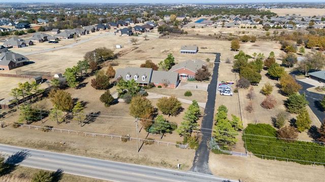 2377 NW 206th Street, Edmond, OK 73012