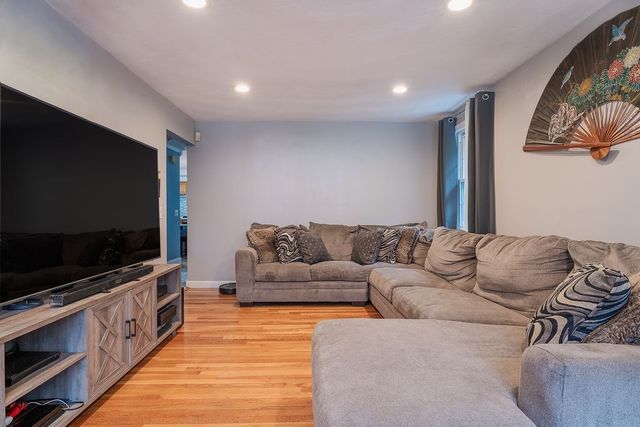 15 Homewood Avenue, North Providence, RI 02911