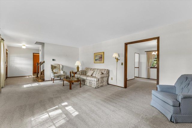 309 S University DRIVE, Waukesha, WI 53188