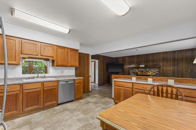 309 S University DRIVE, Waukesha, WI 53188