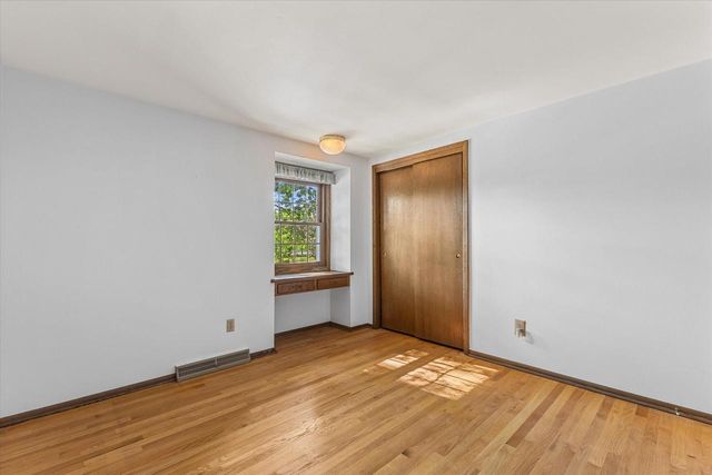 309 S University DRIVE, Waukesha, WI 53188