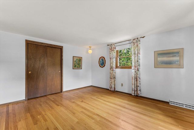 309 S University DRIVE, Waukesha, WI 53188