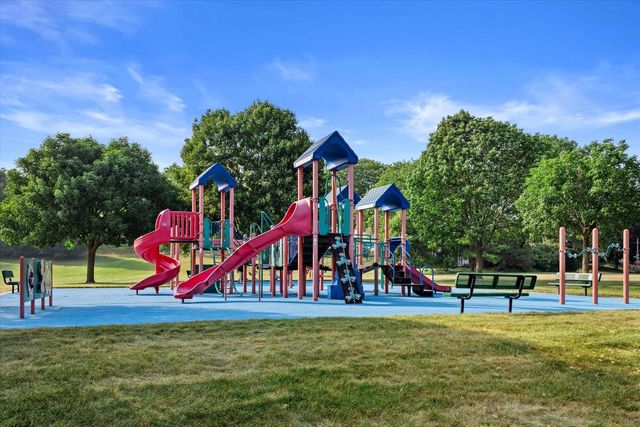 309 S University DRIVE, Waukesha, WI 53188